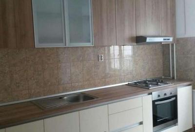 Apartament cu 3 camere decomandat, mobilat în Gheorgheni