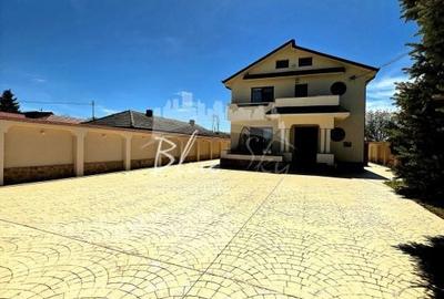 Casă cu 6 camere cu Teren 1642 Mp în Central - 16