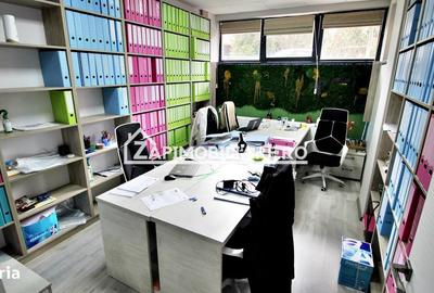 Spațiu comercial, de 220 mp, în Central - 14