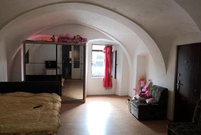 Apartament 2 camere, 78 mp, zona Centru - 2