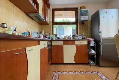 Casă cu 4 camere cu Teren 174 Mp în Central - 12