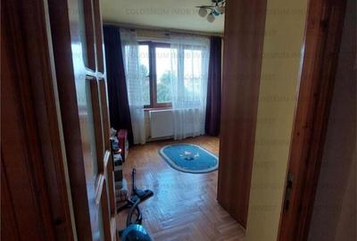 Apartament 4 camere, decomandat - zona Tractorul Apartament 4 camere, decomandat - zona Tractorul - 3