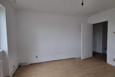 Apartament cu 2 camere decomandat în Micro 14 - 4