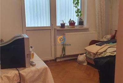 Apartament cu 4 camere decomandat în Central - 3