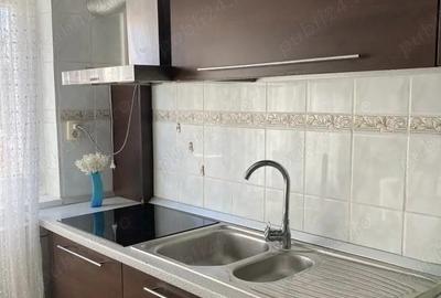 Apartament cu 3 camere semidecomandat în 1 Decembrie - 3