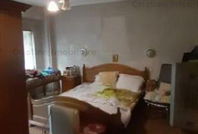 Casă cu 7 camere cu Canalizare în Central - 19