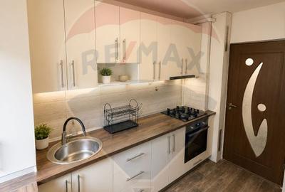 Apartament cu 3 camere semidecomandat, mobilat în Central - 4