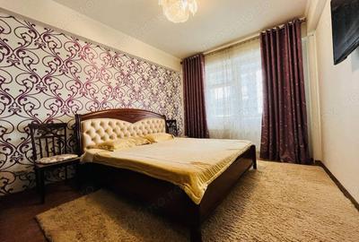 Apartament cu 3 camere decomandat în Pajura