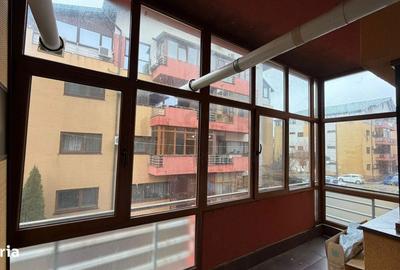 Apartament cu 3 camere semidecomandat în Central - 3