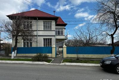 Casă cu 5 camere în Jurilovca - 9