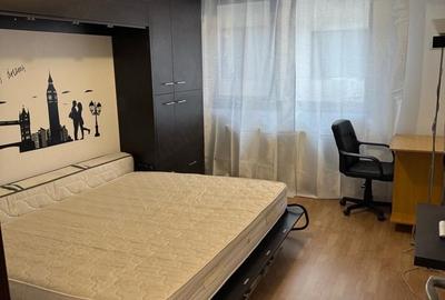 Garsonieră decomandată în Central - 7