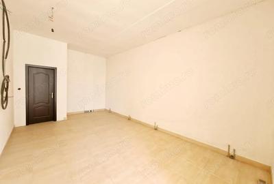 Spațiu comercial, de 32 mp, în Central - 3
