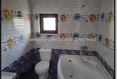 Casă cu 6 camere cu Teren 400 Mp în Central - 11