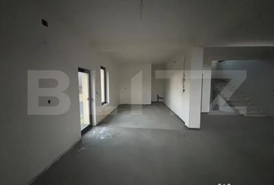 Casă cu 5 camere cu Canalizare în Central - 3