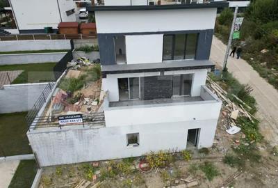 Casă cu 4 camere cu Garaj în Valea Adâncă - 2