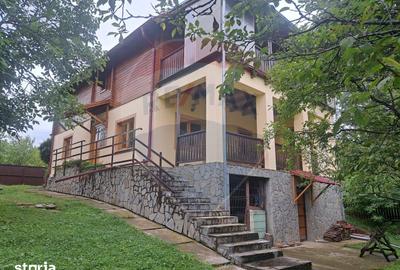 Casă cu 5 camere cu Teren 3026 Mp în Izvoarele - 2