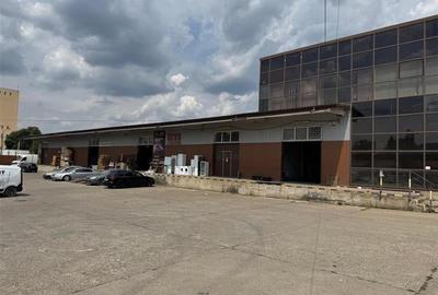 Complex Logistic alcatuit din 5 hale plus cladire de birouri inchiriat 100% - 2