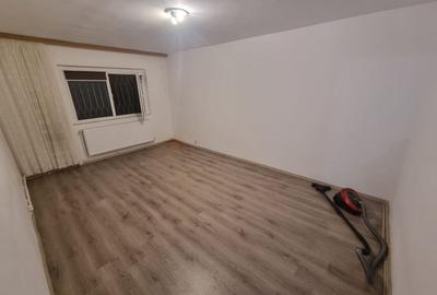 Faleza nord-apartament 2 camere decomandat cu gaze - 1