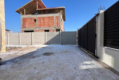 Casă individuală P+E cu living pe două niveluri, curte 360 mp - 20