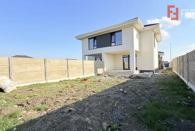 Duplex cu 4 camere cu Canalizare în Moșnița Nouă - 2