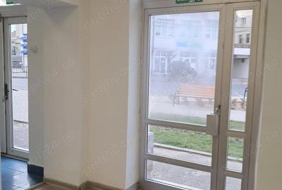 Spațiu comercial, de 48 mp, în Central - 7
