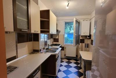 Ofer spre inchiriere apartament cu 3 camere - 5