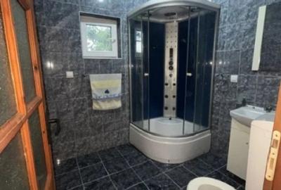 Casă cu 5 camere cu Teren 3124 Mp în Central - 3