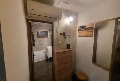 Apartament cu 2 camere decomandat în CET - 6
