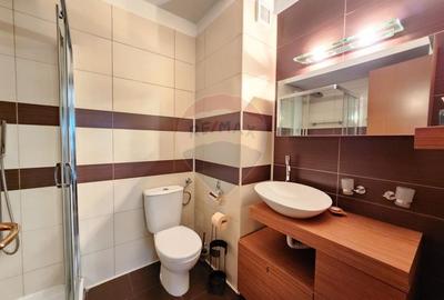 Apartament cu 3 camere decomandat, mobilat în Polonă - 9