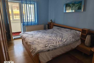 Apartament cu 4 camere decomandat în Central