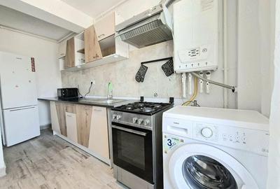 Apartament cu 2 camere decomandat în Apărătorii Patriei