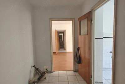 Apartament cu 3 camere semidecomandat în Drumul Taberei - 3