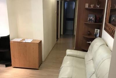 Apartament cu 3 camere decomandat în Băneasa