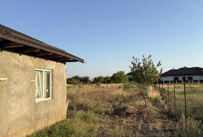 Casa la rosu, teren 900 mp, zona linistita - 4