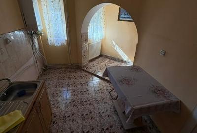 Apartament cu 3 camere semidecomandat în Central - 3