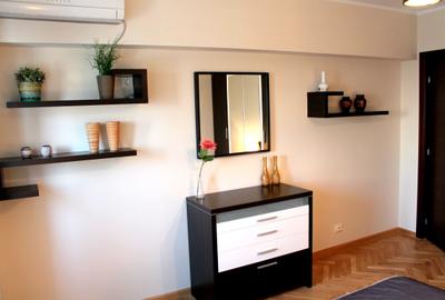 Vanzare apartament 3 cam  vedere casa Poporului ,mobilat și utilat - 6