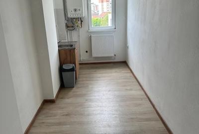 Garsonieră decomandată în Central - 1
