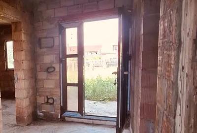 Vand vila la ro?u la 4 km de Roman Vand vila la ro?u la 4 km de Roman - 2