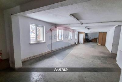 Spațiu comercial, de 647 mp, în Central - 14