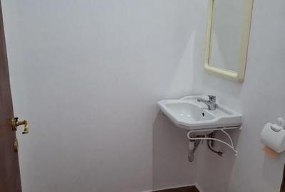 Spațiu comercial, de 48 mp, în Central - 5