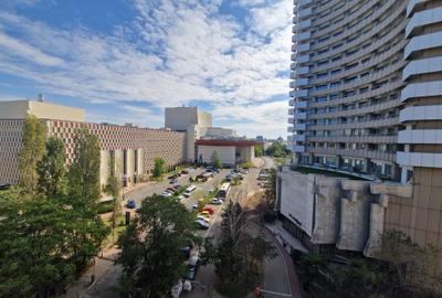 Apartament cu 2 camere semidecomandat, mobilat în Universitate