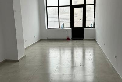 Spațiu comercial, de 60 mp, în Central - 1