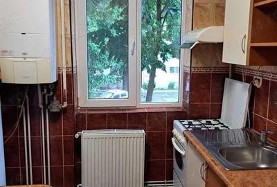 Apartament cu 3 camere semidecomandat în Central - 3