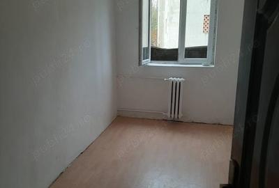 Garsonieră decomandată în Podu Roș - 1