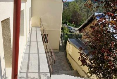 Casă cu 4 camere cu Teren 140 Mp în Central - 3