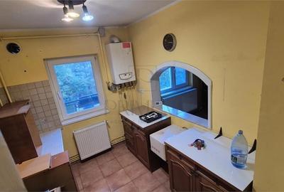 LIPOVEI - 3 CAM - ETJ.2 - CENTRALA/A.C - RENOVAT - ZONA EXCELENTA - 5