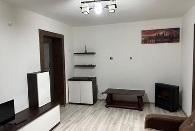 Apartament cu 2 camere semidecomandat în Craiovei