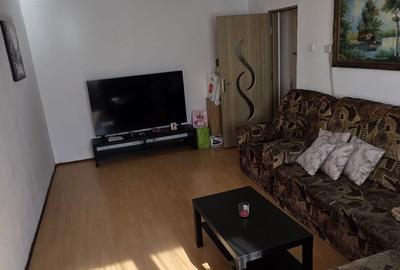 Apartament cu 2 camere decomandat în Sânpetru