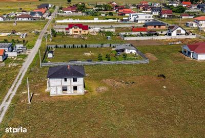 Casă cu 5 camere cu Teren 1000 Mp în Central
