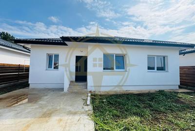 Casă cu 4 camere cu Teren 280 Mp în Crevedia
